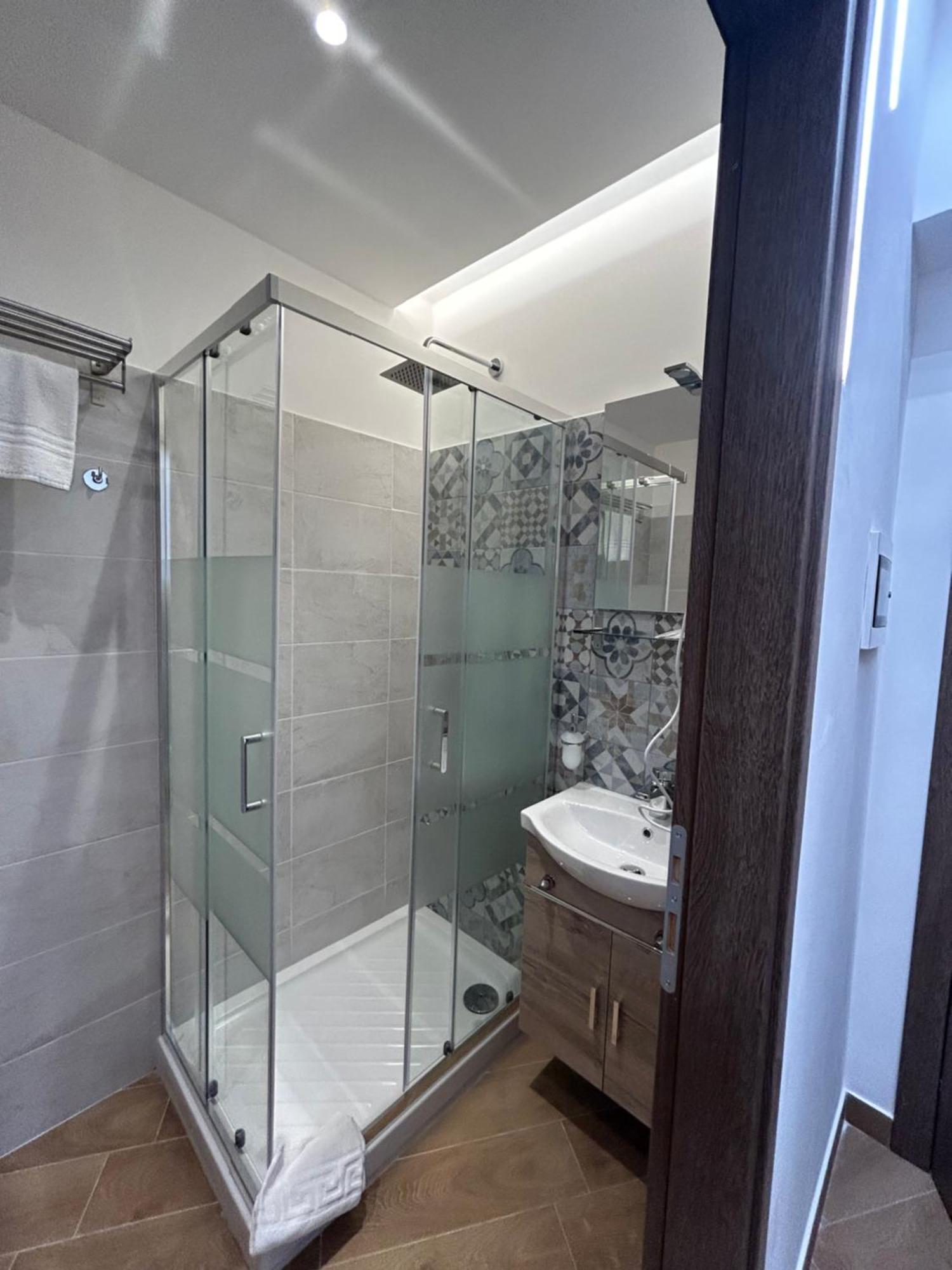 Grimaldi Comfort Guest House 外观 照片
